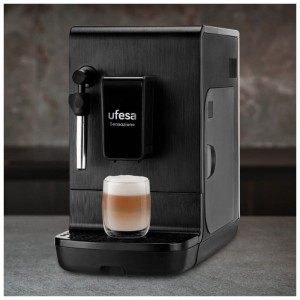 Máquina Café Expresso Superautomática 1,4L 1450W UFESA de lado